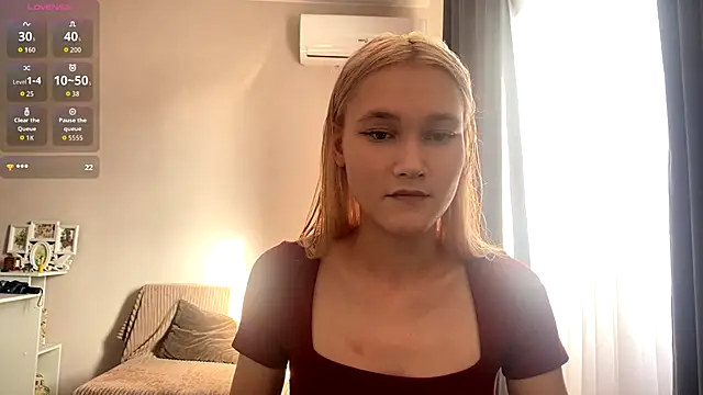 TwinedPeril online show from November 1, 6:41 am