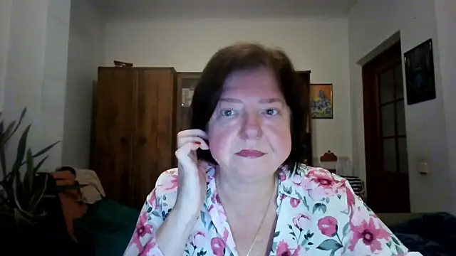 Violet Pulse online show from November 12, 2:21 pm