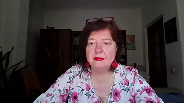 Snapshot of Violet_Pulse chatting on June 20, 7:24 am Violet Pulse online show from June 20, 7:24 am