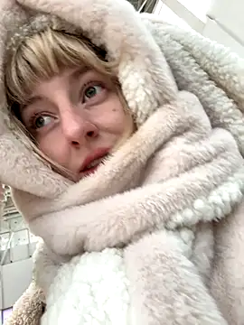 RonnieKiss online show from November 4, 6:28 am