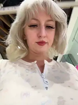 RonnieKiss online show from April 2, 11:39 am