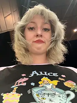 RonnieKiss online show from March 24, 1:33 pm