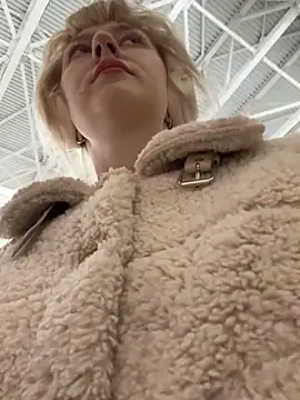 RonnieKiss online show from October 27, 5:30 am