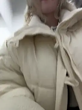 RonnieKiss online show from April 15, 8:53 am