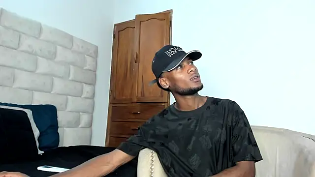 BennBrown online show from October 4, 9:05 pm