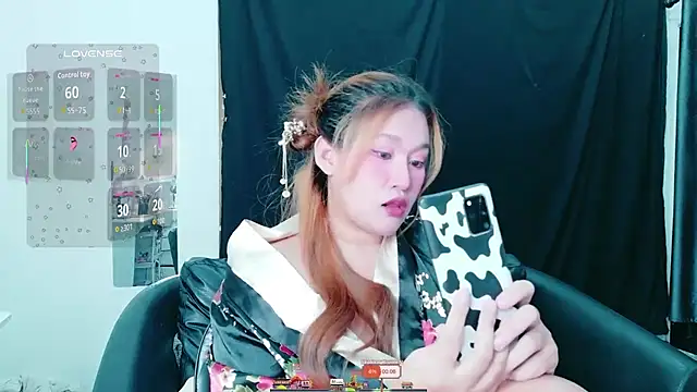 Snapshot of Lalacream12 chatting on May 12, 7:20 pm Lalacream12 online show from May 12, 7:20 pm