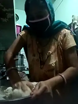 Cute-Charvii online show from February 23, 1:18 am