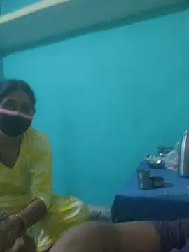 Cute-Charvii online show from December 15, 3:23 am