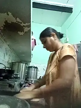 Cute-Charvii online show from April 3, 1:01 am