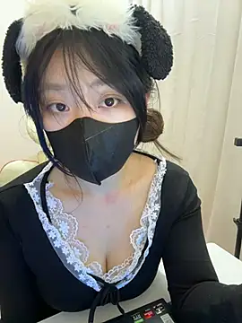 AZ37866 online show from December 18, 1:15 pm