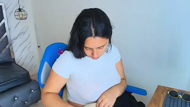 Snapshot of lorem_adams chatting on November 24, 12:16 pm lorem adams online show from November 24, 12:16 pm