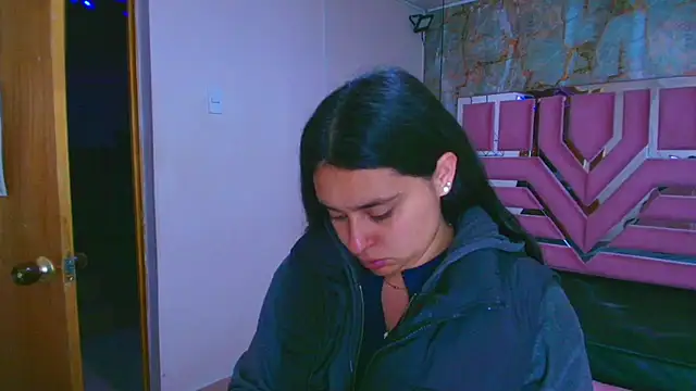 Snapshot of lorem_adams chatting on November 17, 11:25 am lorem adams online show from November 17, 11:25 am