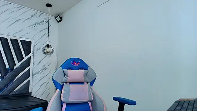 Snapshot of lorem_adams chatting on November 21, 11:09 am lorem adams online show from November 21, 11:09 am