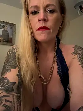 Snapshot of Carmen36XX chatting on October 19, 10:23 pm Carmen36XX online show from October 19, 10:23 pm