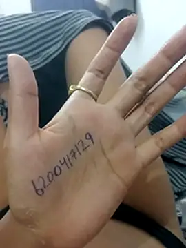 Snapshot of JassiKumari02 chatting on July 18, 5:54 pm JassiKumari02 online show from July 18, 5:54 pm