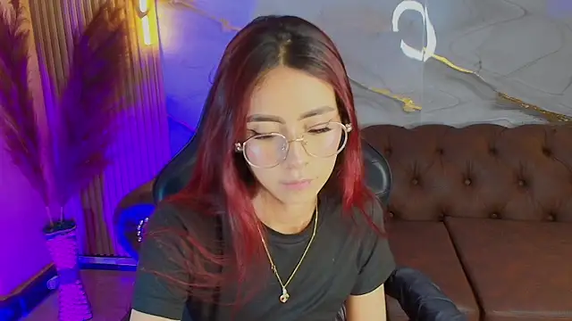 mia tf online show from November 6, 1:59 pm