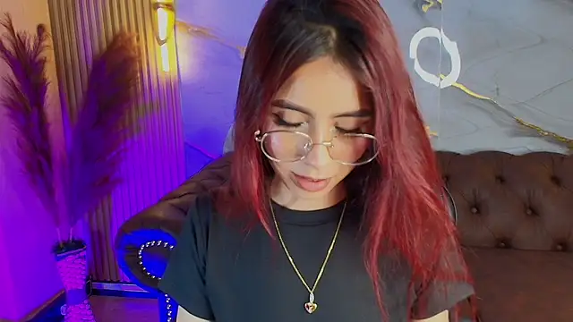 mia tf online show from October 31, 2:24 pm