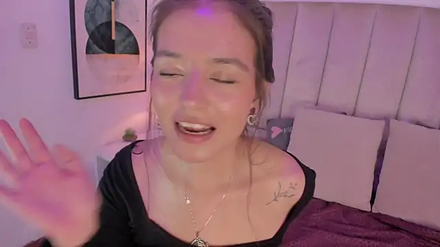 Snapshot of HaathorX chatting on October 23, 9:13 pm HaathorX online show from October 23, 9:13 pm