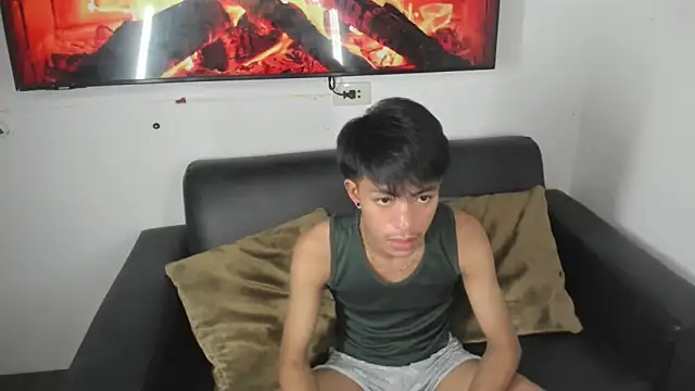 Snapshot of jayxxxlovescock chatting on October 25, 4:29 pm jayxxxlovescock online show from October 25, 4:29 pm