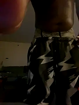 Snapshot of girlwatt chatting on October 23, 5:28 am girlwatt online show from October 23, 5:28 am