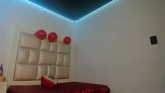 Snapshot of peyton__wat chatting on June 15, 12:16 pm peyton wat online show from June 15, 12:16 pm