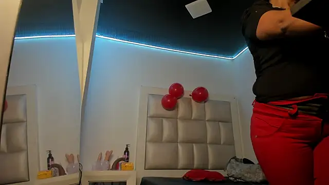 Snapshot of peyton__wat chatting on June 27, 12:00 pm peyton wat online show from June 27, 12:00 pm