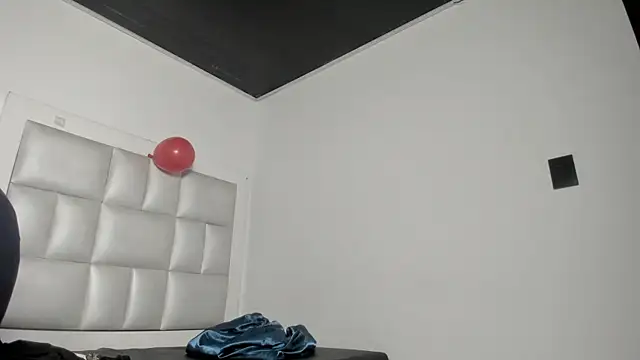 Snapshot of peyton__wat chatting on July 18, 12:03 pm peyton wat online show from July 18, 12:03 pm