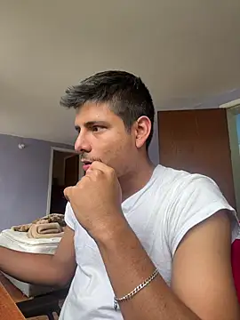 AnotherJuan  online show from October 3, 1:23 pm