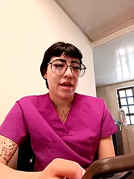 Snapshot of CAROLINA_17- chatting on October 18, 5:04 pm CAROLINA 17- online show from October 18, 5:04 pm