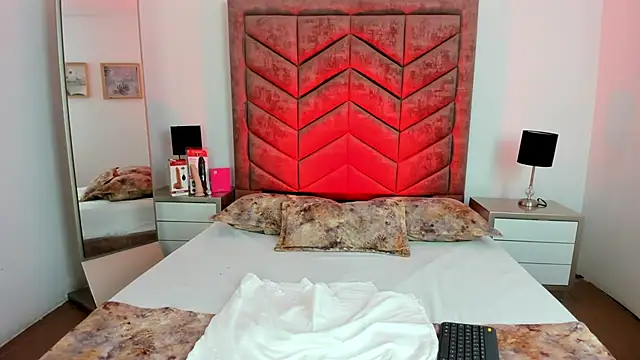 Snapshot of VanessaParis__ chatting on November 28, 9:04 pm VanessaParis online show from November 28, 9:04 pm