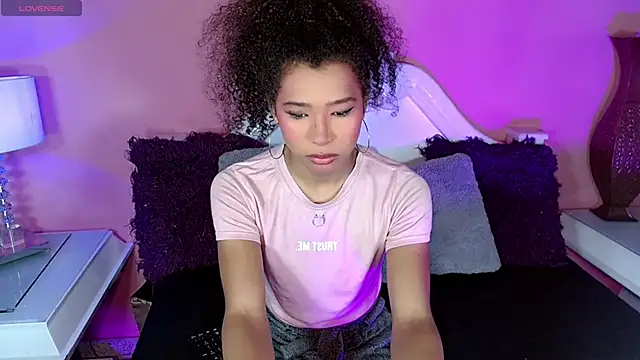 Snapshot of _IsabellaRousse chatting on November 18, 7:17 pm IsabellaRousse online show from November 18, 7:17 pm