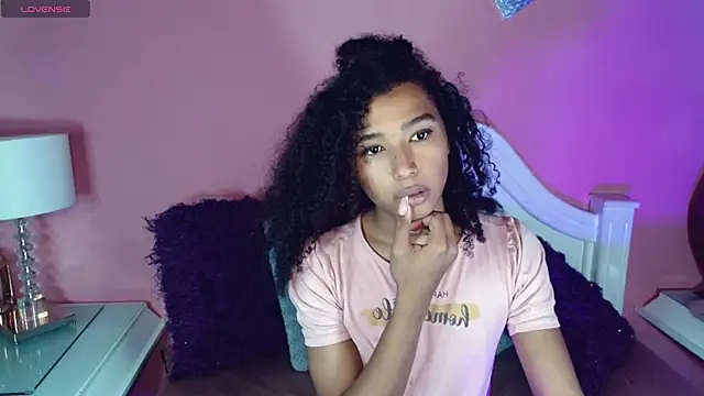 Snapshot of _IsabellaRousse chatting on November 10, 7:19 pm IsabellaRousse online show from November 10, 7:19 pm