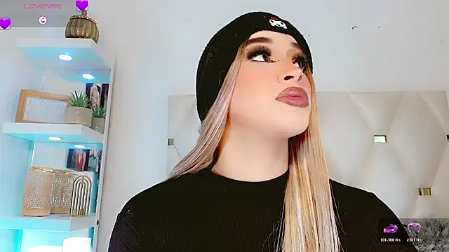 Snapshot of _IsabellaRousse chatting on February 7, 8:06 pm IsabellaRousse online show from February 7, 8:06 pm