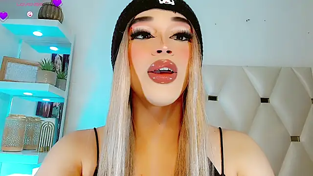 Snapshot of _IsabellaRousse chatting on February 6, 8:27 pm IsabellaRousse online show from February 6, 8:27 pm