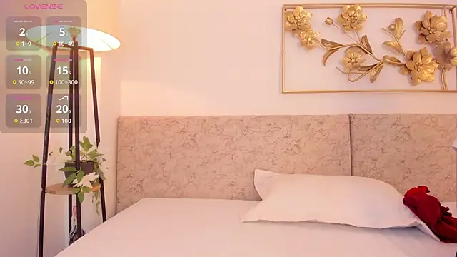 Snapshot of _Malak chatting on December 18, 6:34 pm Malak online show from December 18, 6:34 pm