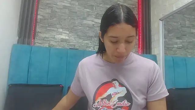 Lil Rose2006 online show from December 19, 11:56 am