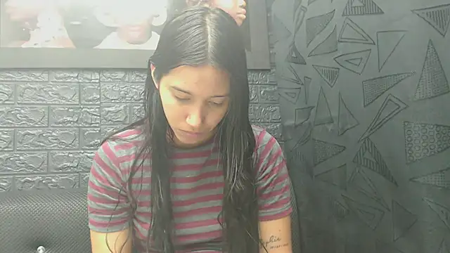 Lil Rose2006 online show from February 2, 1:10 pm