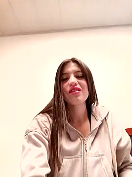 Snapshot of SALOME-28_ chatting on October 9, 2:06 pm SALOME-28 online show from October 9, 2:06 pm