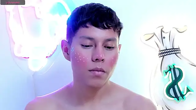 Little liam online show from December 2, 6:37 am