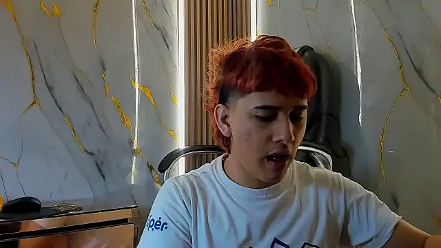 Snapshot of Marian_Cristal chatting on February 18, 1:47 am Marian Cristal online show from February 18, 1:47 am