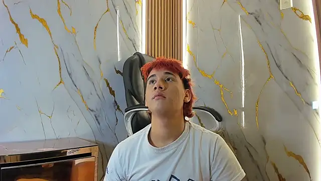 Snapshot of Marian_Cristal chatting on February 17, 3:37 am Marian Cristal online show from February 17, 3:37 am