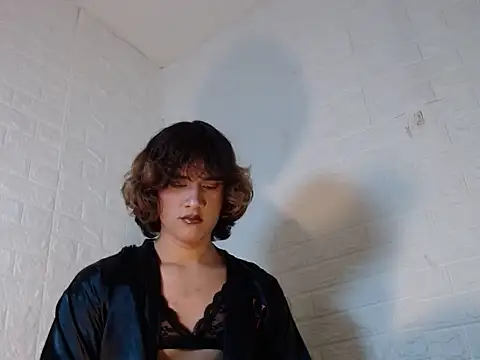 Snapshot of Marian_Cristal chatting on November 9, 3:10 am Marian Cristal online show from November 9, 3:10 am