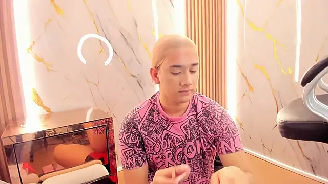 Snapshot of Marian_Cristal chatting on February 14, 2:01 am Marian Cristal online show from February 14, 2:01 am