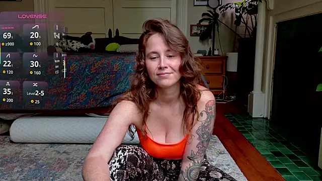 Snapshot of wutangwendy chatting on May 12, 8:04 pm wutangwendy online show from May 12, 8:04 pm