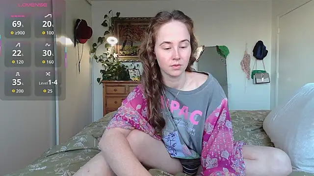 Snapshot of wutangwendy chatting on October 29, 11:25 pm wutangwendy online show from October 29, 11:25 pm