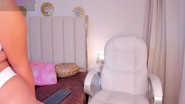 JadeBennett  online show from September 29, 3:24 am