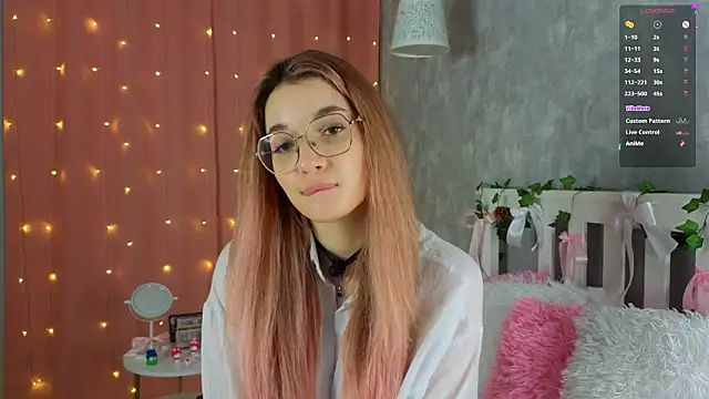 Snapshot of vivyboo111 chatting on March 4, 8:05 pm vivyboo111 online show from March 4, 8:05 pm