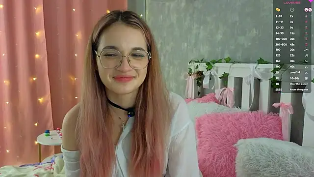 vivyboo111 online show from March 24, 9:26 pm