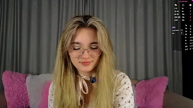 vivyboo111 online show from November 22, 8:29 pm