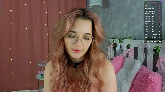 Snapshot of vivyboo111 chatting on February 28, 7:46 pm vivyboo111 online show from February 28, 7:46 pm